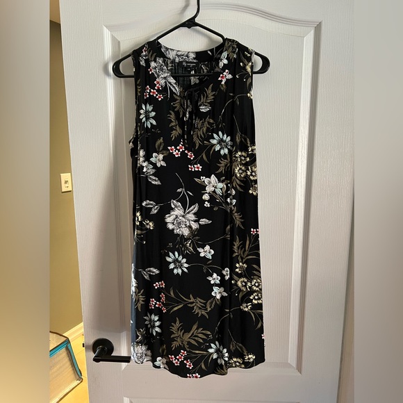 Pretty dress - Picture 3 of 3